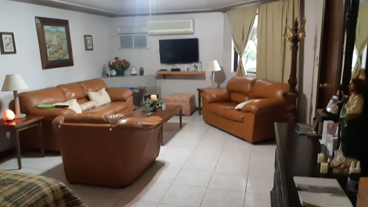 Local Comercial - Oficina en Venta en Col. Centro 100