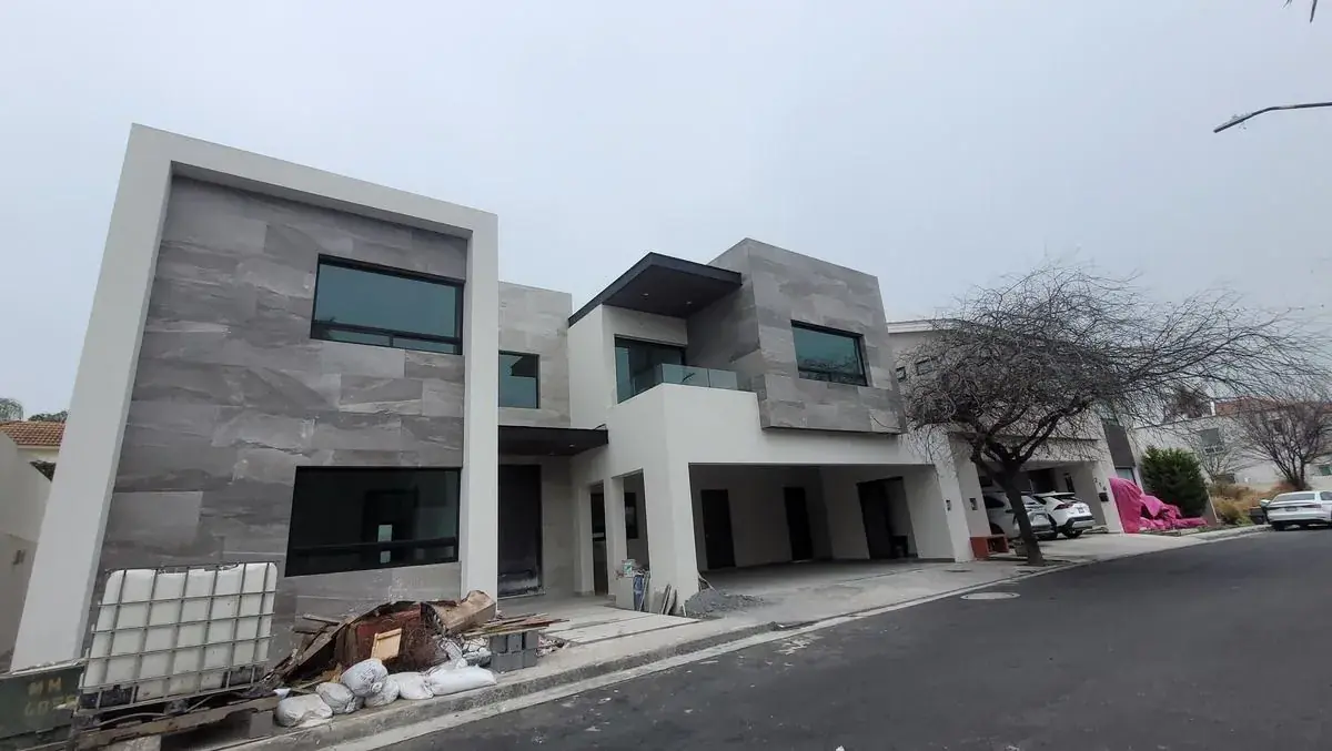 CASA EN VENTA VALLE ALTO