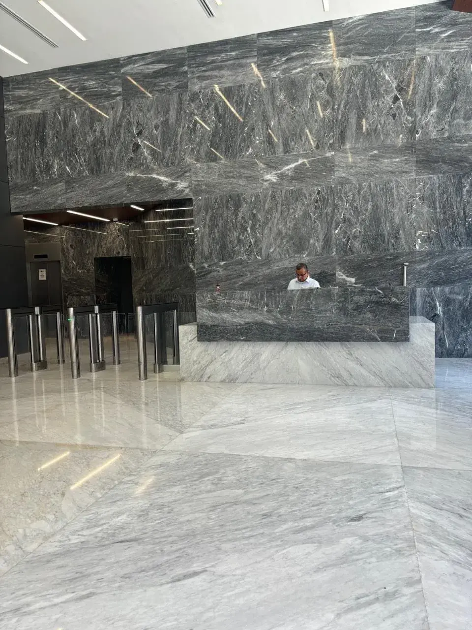 Renta Oficina Torre Alta