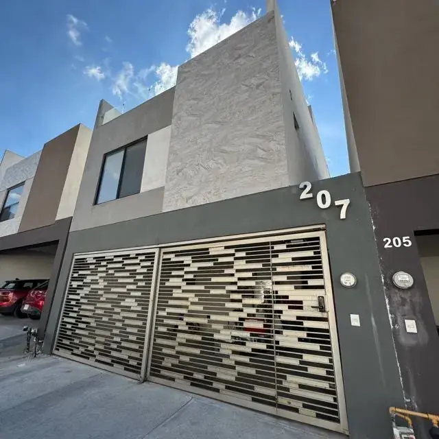 Casa en Venta en Cumbres Calzadas, García, N.L.
