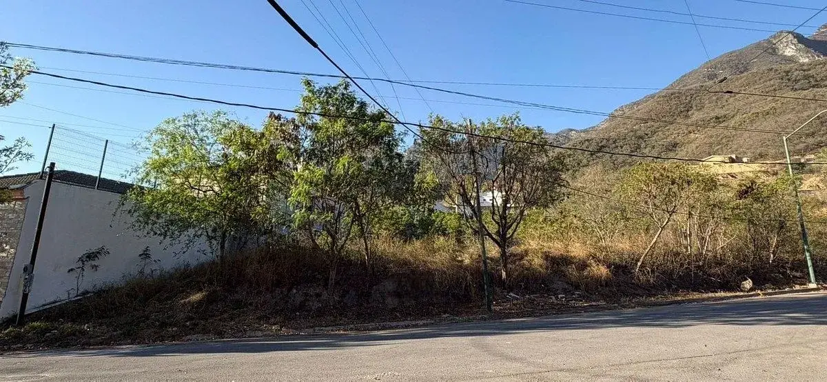 Terreno en Venta en Hacienda Los Encinos, Monterrey, N.L.