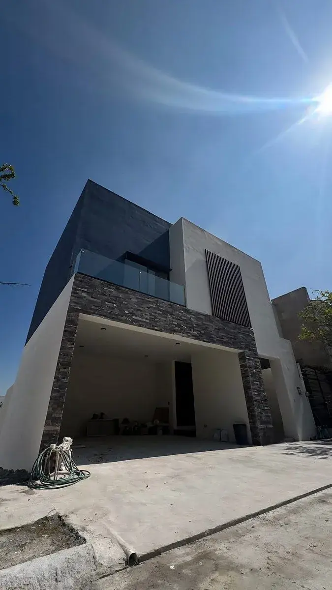 CASA EN VENTA EN CUMBRES MEDITERRANEO, N.L.