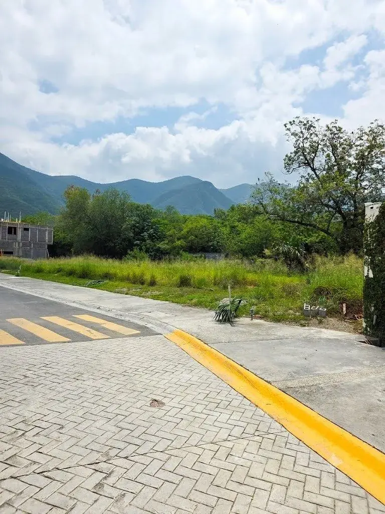 Fotografía 3 de Terreno en venta Fraccionamiento Las Esmeraldas, Monterrey N.L.