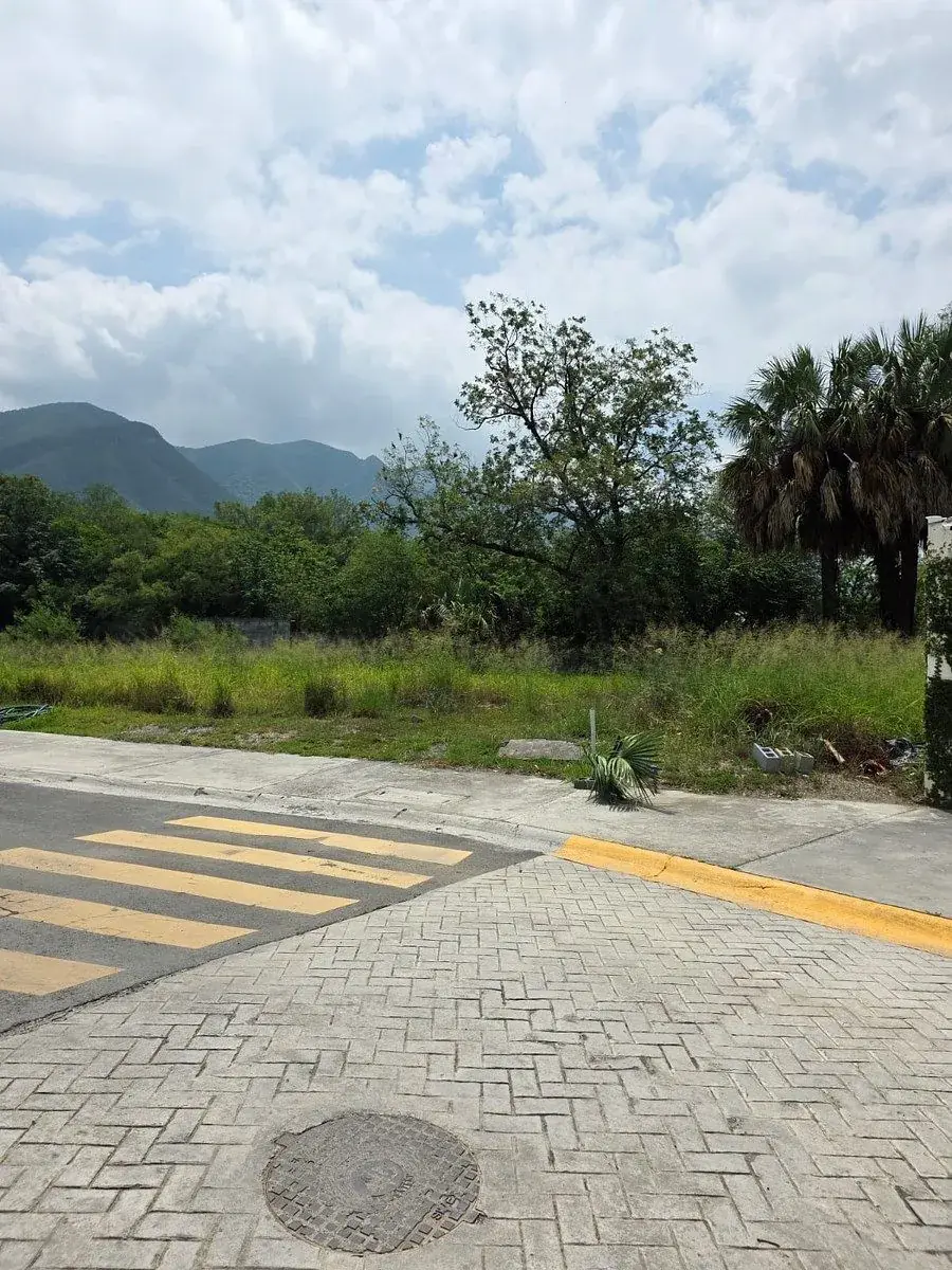 Fotografía 7 de Terreno en venta Fraccionamiento Las Esmeraldas, Monterrey N.L.