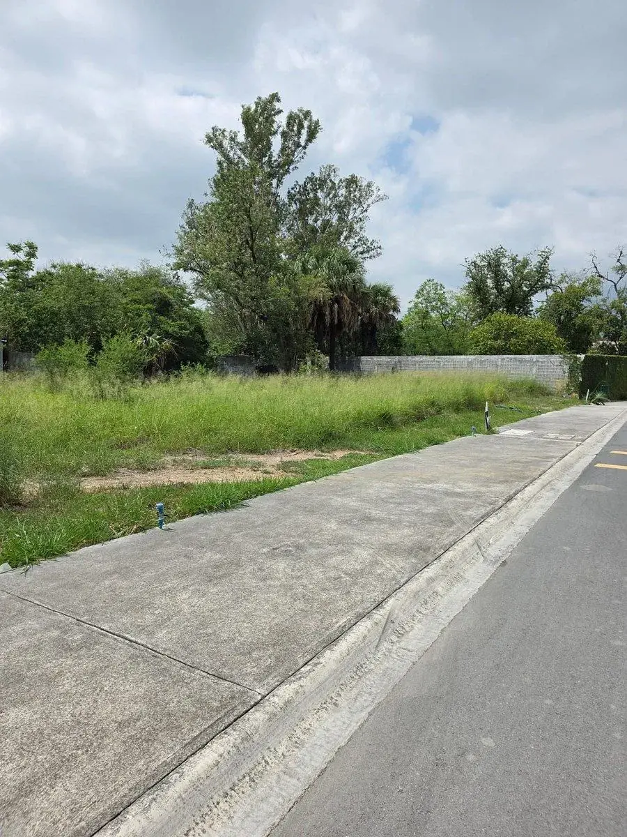Fotografía 8 de Terreno en venta Fraccionamiento Las Esmeraldas, Monterrey N.L.