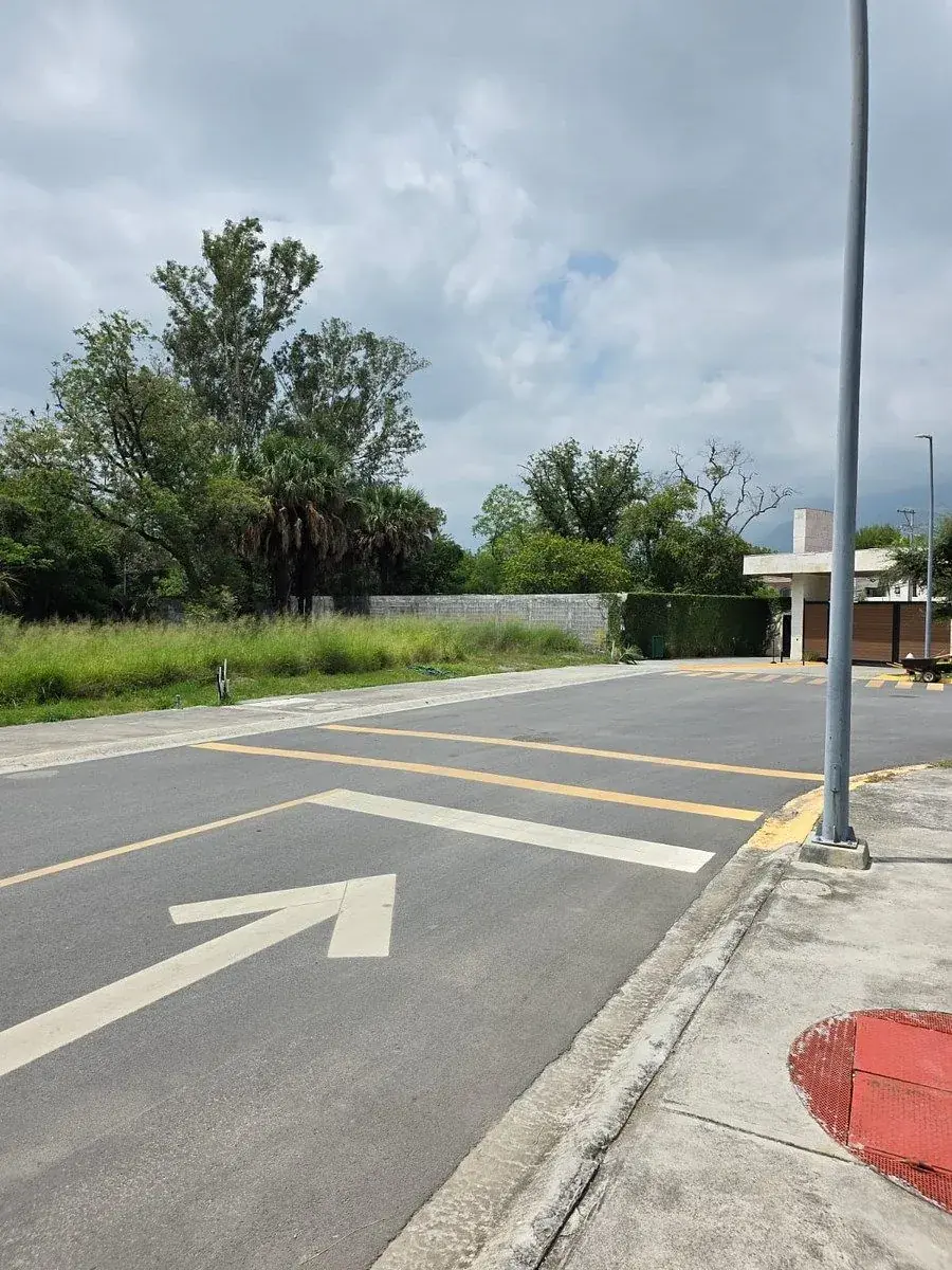 Fotografía 9 de Terreno en venta Fraccionamiento Las Esmeraldas, Monterrey N.L.