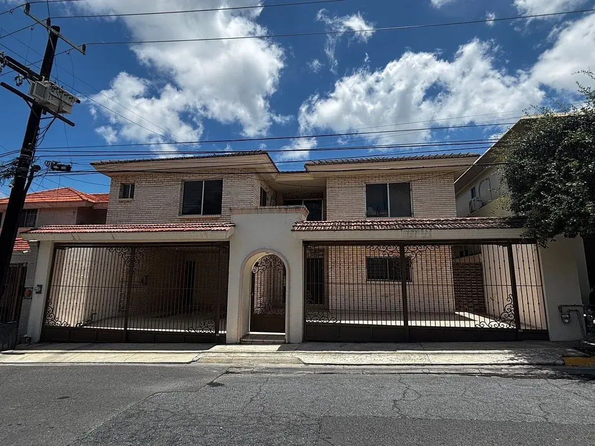 Venta casa CONTRY LA SILLA 8o sector