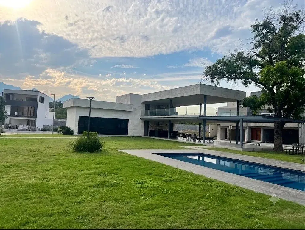 Terrenos en venta Fraccionamiento Las Esmeraldas, Monterrey N.L.