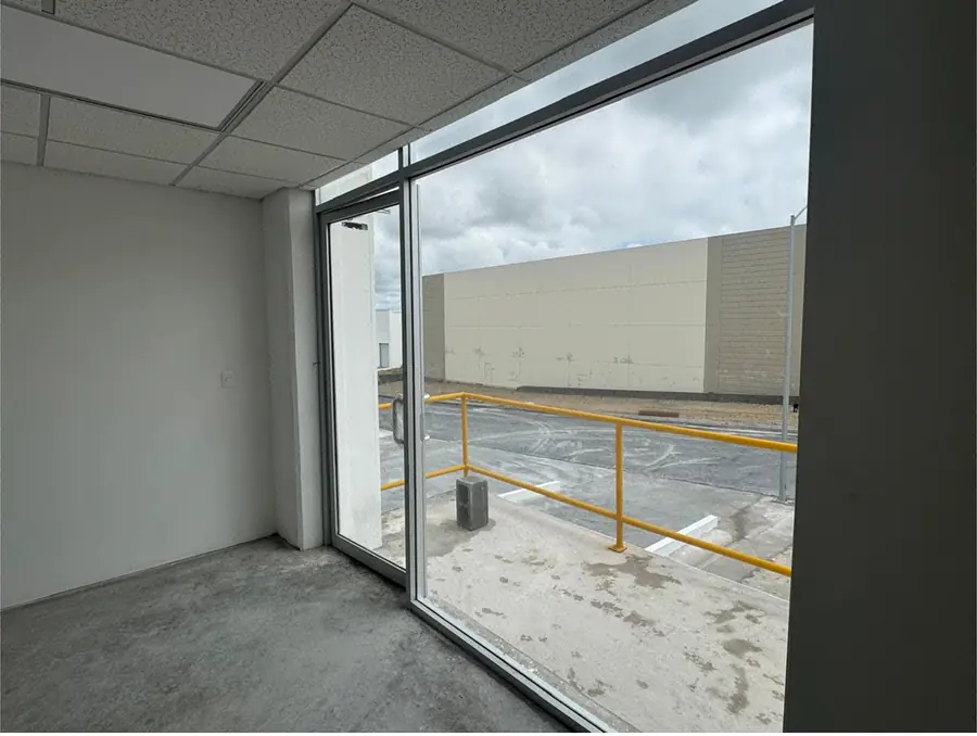 Fotografía 5 de En venta bodega 1,600 m2 nueva Parque Ekkos
