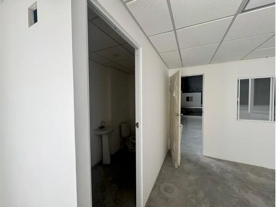 Fotografía 9 de En venta bodega 1,600 m2 nueva Parque Ekkos