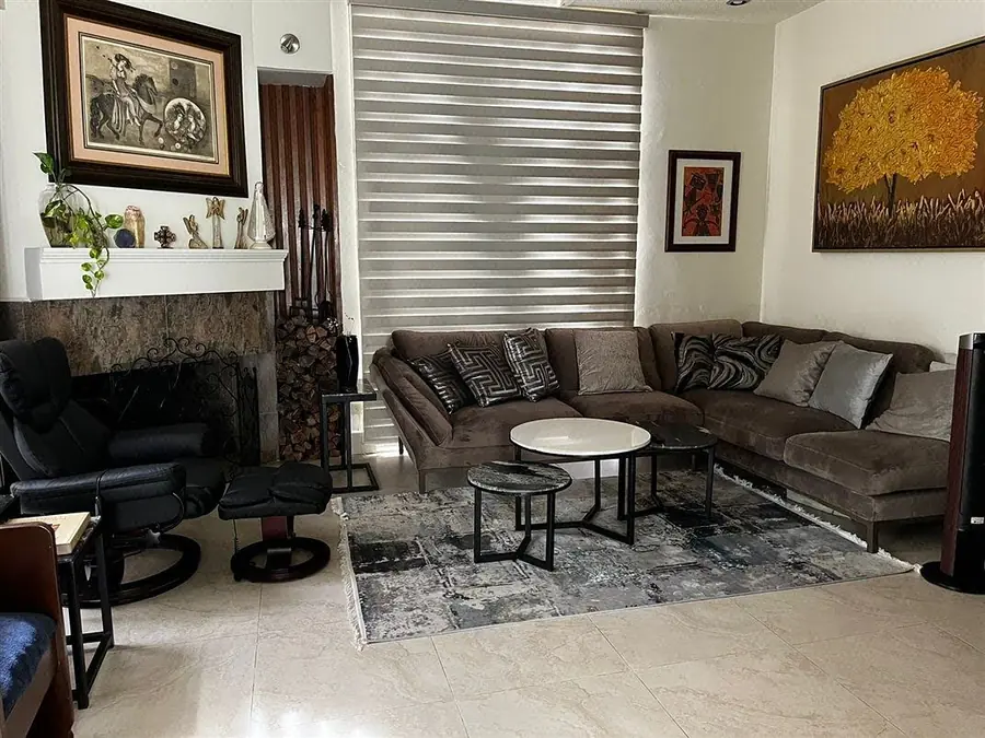Fotografía 2 de RESIDENCIA EN VENTA EN CONTRY LA SILLA 5TO SECTOR