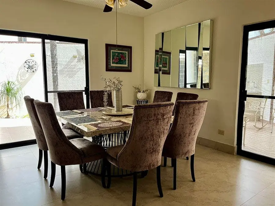 Fotografía 3 de RESIDENCIA EN VENTA EN CONTRY LA SILLA 5TO SECTOR