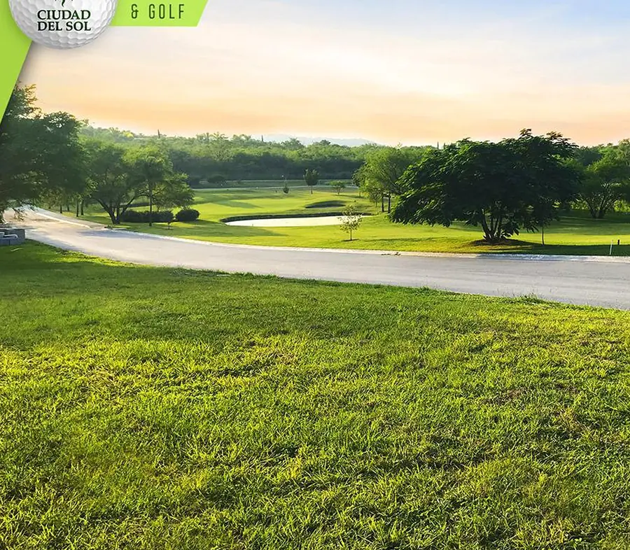 Fotografía 9 de Terreno en Venta Ciudad del Sol   1,553m2  (campo de golf)